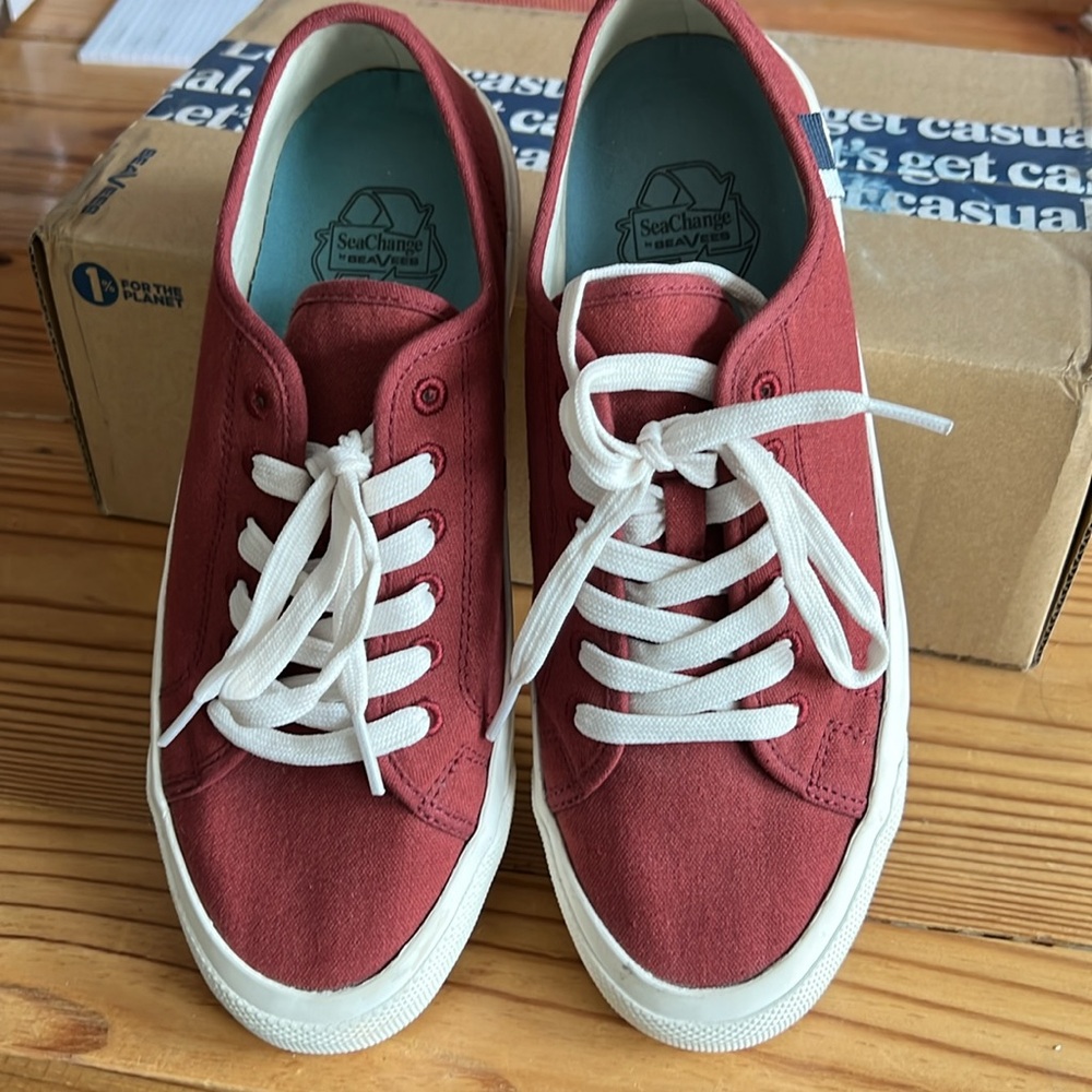 SeaVees cotton canvas sneakers, size 9.